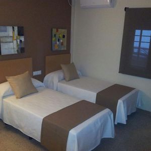 Habitación con 2 Camas Individuales
